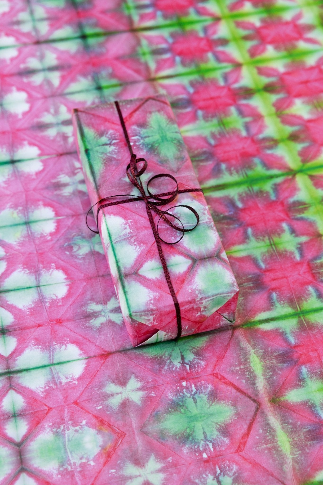 Tie Dye Holiday Gift Wrap